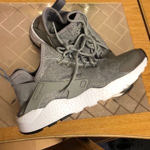 Nike Rhuarache’s grey. BRAND NEW